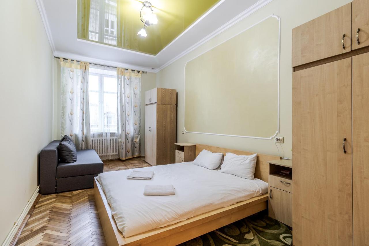 Akademika Hnatyuka Apartment Lviv Luaran gambar