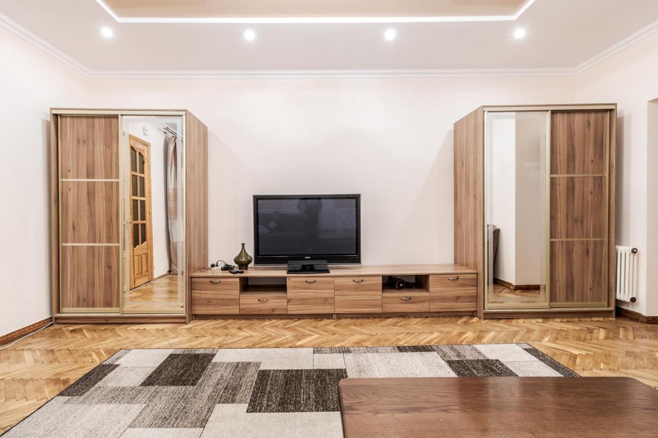 Akademika Hnatyuka Apartment Lviv Luaran gambar