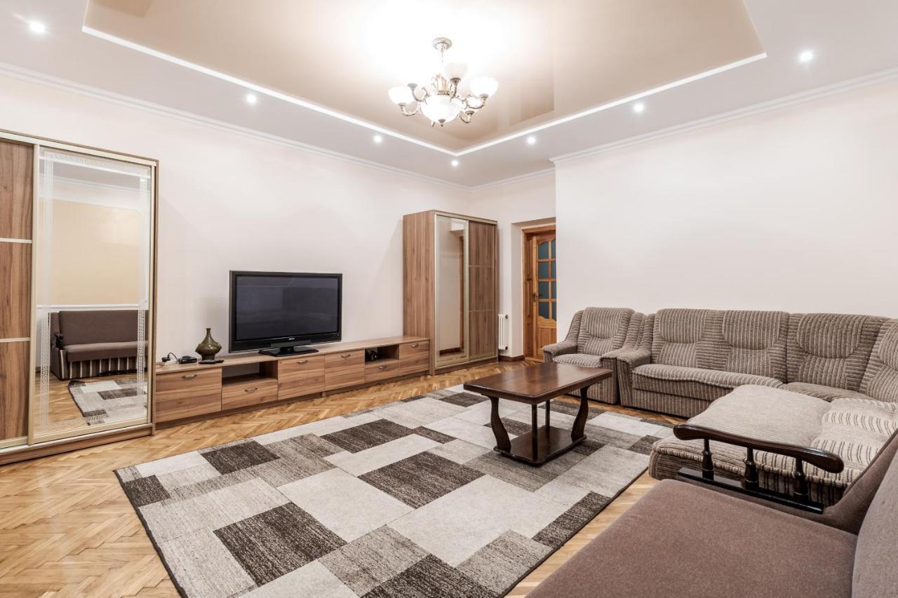 Akademika Hnatyuka Apartment Lviv Luaran gambar